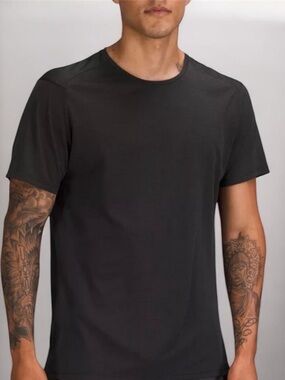 Vuori Men's Black Short Sleeve Crew Tee